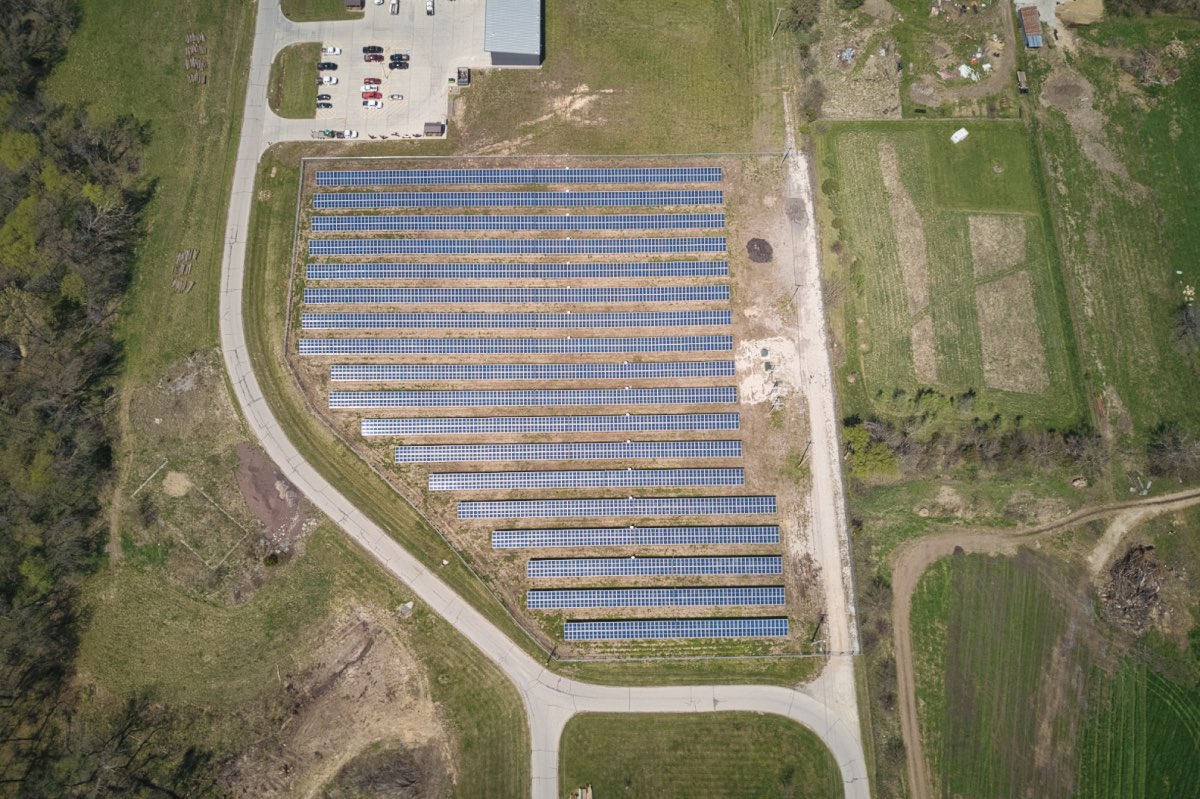 121 Mw Commercial Solar Farm In Baldwin City Kansas 1287